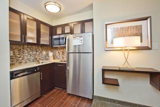 Staybridge Suites Austin South Interstate Hwy 35 by IHG - Austin - 1