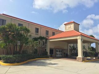 Best Western Plus Bradenton Hotel & Suites - 9