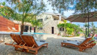 Villa Verandah - 6