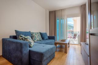 Adriatic Sunshine Apartment - Budva - 9