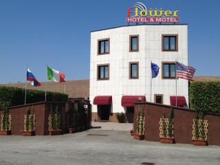 Hotel Motel Flower - Novi Ligure - 0