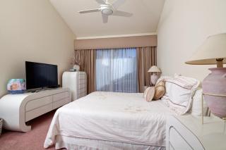 Palm Valley Country Club, Pickleball, Tennis, Gym, Clubhouse, Swimming Pools, Lux, Spac 2 Bdrms Den 2 Ba - Palm Desert - 2