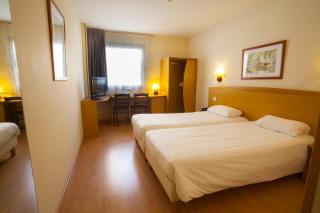 Travelodge Alicante Puerto - Alicante - 8