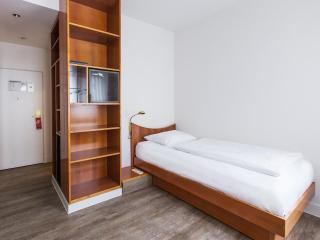 DORMERO Hotel Dresden Airport - 4