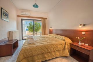 Blue Bay Hotel - Charamida - 1