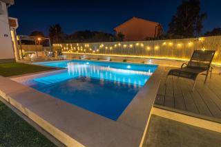 Kuntrada 45 Holiday Home - Heated & Kids Pool - Fažana - 8