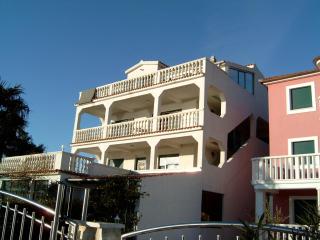 Apartments Jelusic - Pirovac - 9