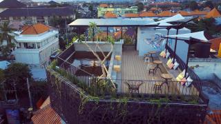 Borough Capsule Hostel Bali - Legian - 5