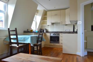 Lovely Top Floor Flat in Leafy Fulham - London - 7