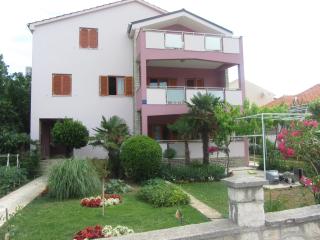 Apartman Karlo & Ema - Biograd na Moru - 0