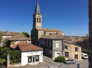 Logis Hotels- Auberge de la Tour - Hôtel et restaurant - Sauzet - 1
