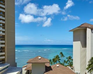 Halepuna Waikiki by Halekulani - NO RESORT FEE - 5