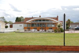 Warrens Village Motel and Self Catering - Clevedon - 0