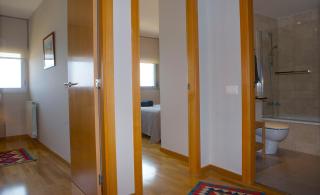 Great Sea-Side Barcelona Apartment - 4