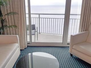 Remodeled Direct Oceanfront, Amazing Views Modern! - 8