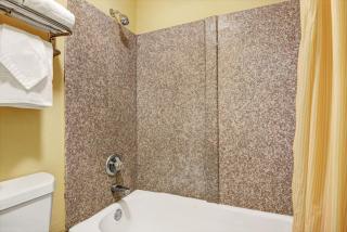 Super 8 by Wyndham Nashville Near Downtown / I-40 - Nashville - 3