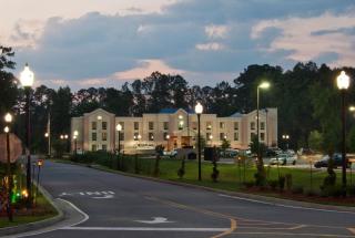 Best Western Plus Richmond Hill Inn - Richmond Hill - 4