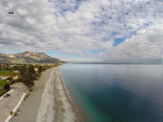 Troumpas Family Rooms & Apartments - 6