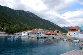 Troumpas Family Rooms & Apartments - Leonidion (Leonidio) - 3