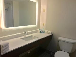 Holiday Inn Express Hotel & Suites Louisville East by IHG - Louisville - 2