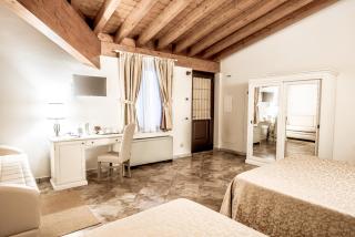 Hotel Villa Borghesi - Corte dei Cortesi - 3