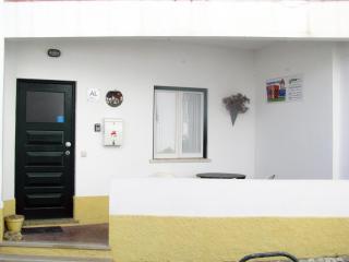 Alojamento Tiago & Jorge Guesthouse - Nazaré - 0