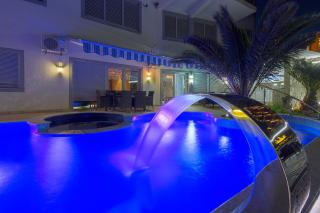 Montelux Apartments - Budva - 4