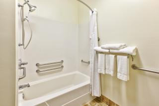 Country Inn & Suites by Radisson Benton Harbor-St Joseph MI - 5