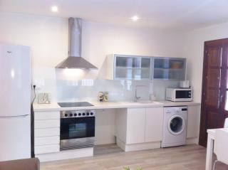 Superb Central Market Apt - 8