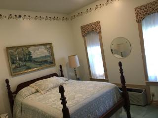 Oak Valley Inn and Suites - Geneseo - 1