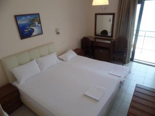 Plage Hotel - Néa Péramos - 5