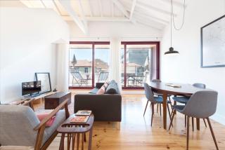 LovelyStay - Top Floor Balcony Apartment - Porto - 8