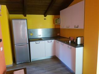 VILLA IL CICLAMINO PRIVATE POOL IN-GROUND FOR EXCLUSIVE USE - 70m2 house & 300m2 outdoor, child & pet friendly, 10 minutes drive to Montebello Station connecting to Rome centre in 20 minutes, 3 minutes drive to supermarket -4 language warm guest care - Riano - 7