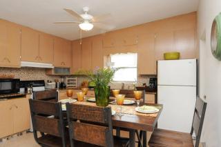 Fantastic Island House 1 mile to the beach with heated pool - 8