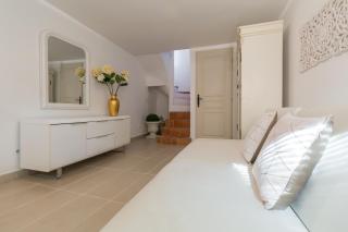 A lovely split level townhouse in the heart of Cannes next to the Marche Forville and the Palais 1749 - Cannes - 2