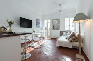 A lovely split level townhouse in the heart of Cannes next to the Marche Forville and the Palais 1749 - Cannes - 0