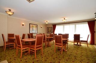 Best Western PLUS Langley Inn - Langley - 4