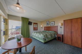 Attache Motel - 1