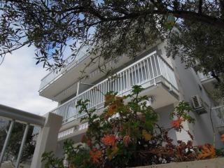 Apartments Tina - Brist - 0