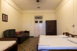 Bed and Breakfast at Colaba - Bombay - 2