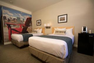 Adria Hotel and Conference Center - Queens - 4