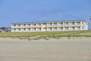 Drifting Sands Oceanfront Hotel - 1