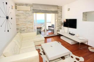 Apartments with a parking space Split - 8681 - 8