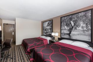 Super 8 by Wyndham Spirit Lake/Okoboji - 7