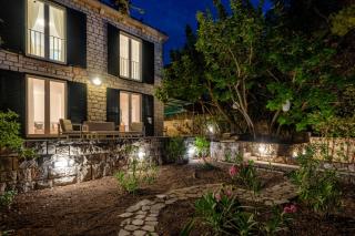 Pine Beach Villa - Hvar - 3