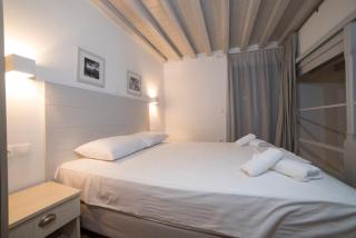 Almyra Guesthouse - 3