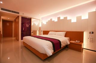 The Whisper Hotel - 0