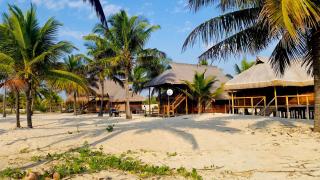Pura Vida Lodge - Morrumbene - 0