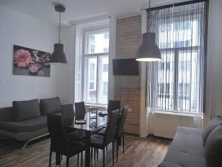Gozsdu Entertainment District Apartment - Budapest - 1