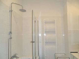 Gozsdu Entertainment District Apartment - Budapest - 7